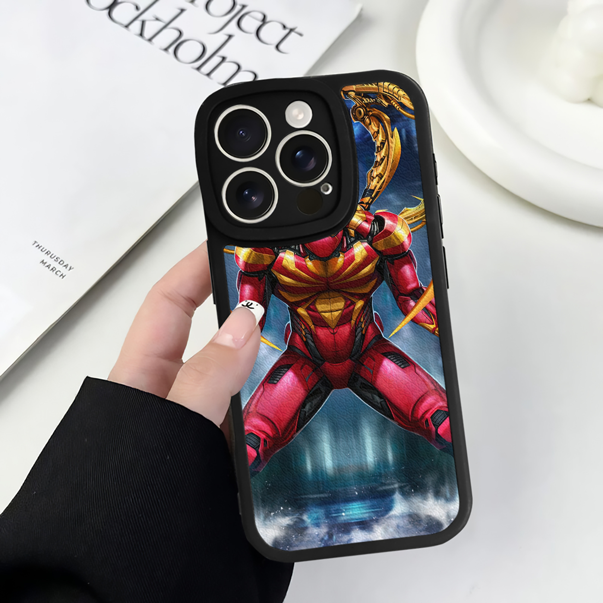 Spider Man スパイダーマン 【iPhone 16シリーズ対応】シリコンスマホケース（レザー調） 材質：シリコン